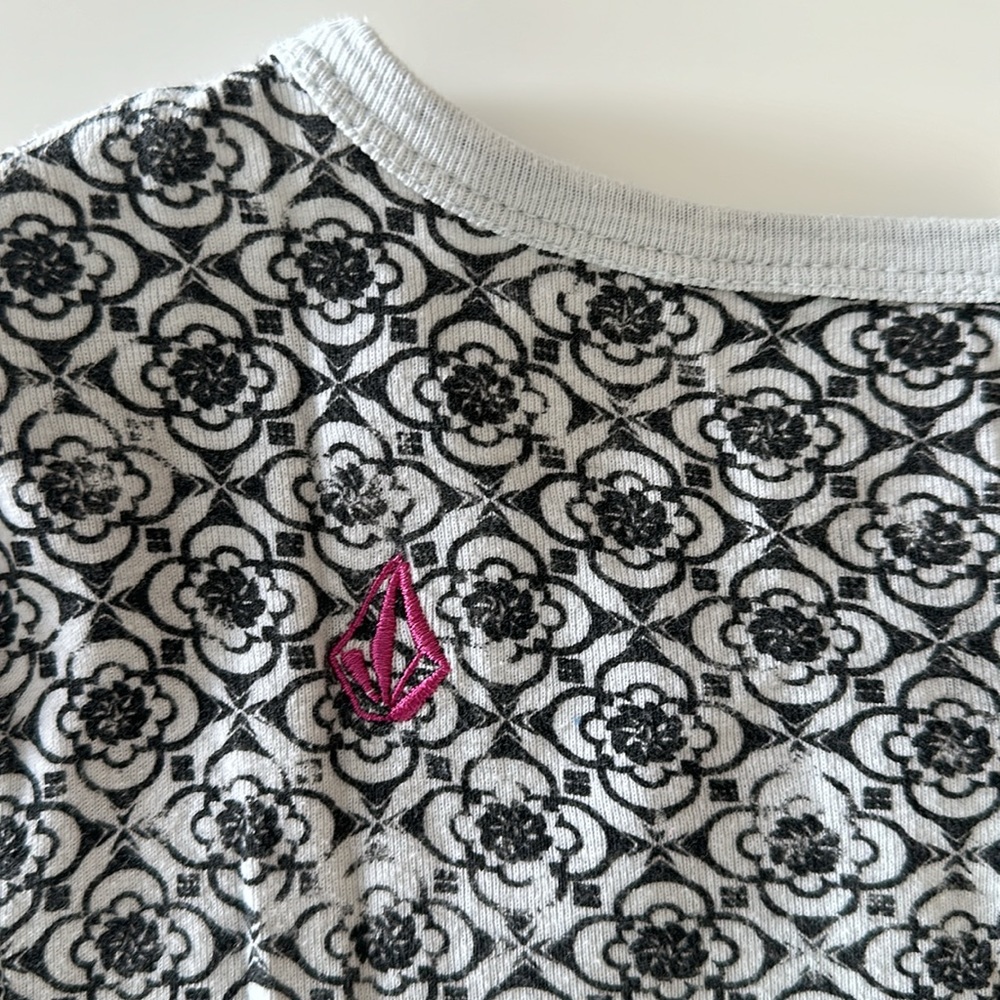 Volcom top - Picture 5 of 6